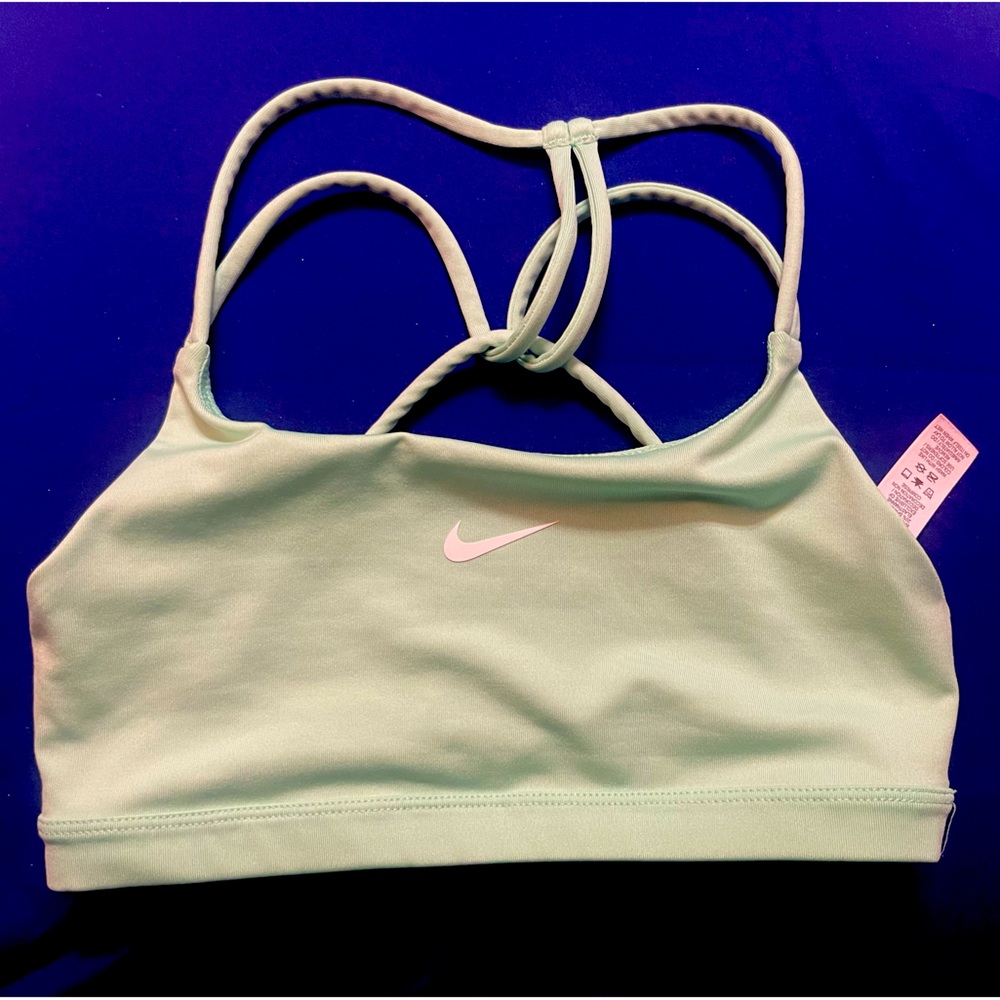 Nike XS mint sports bra